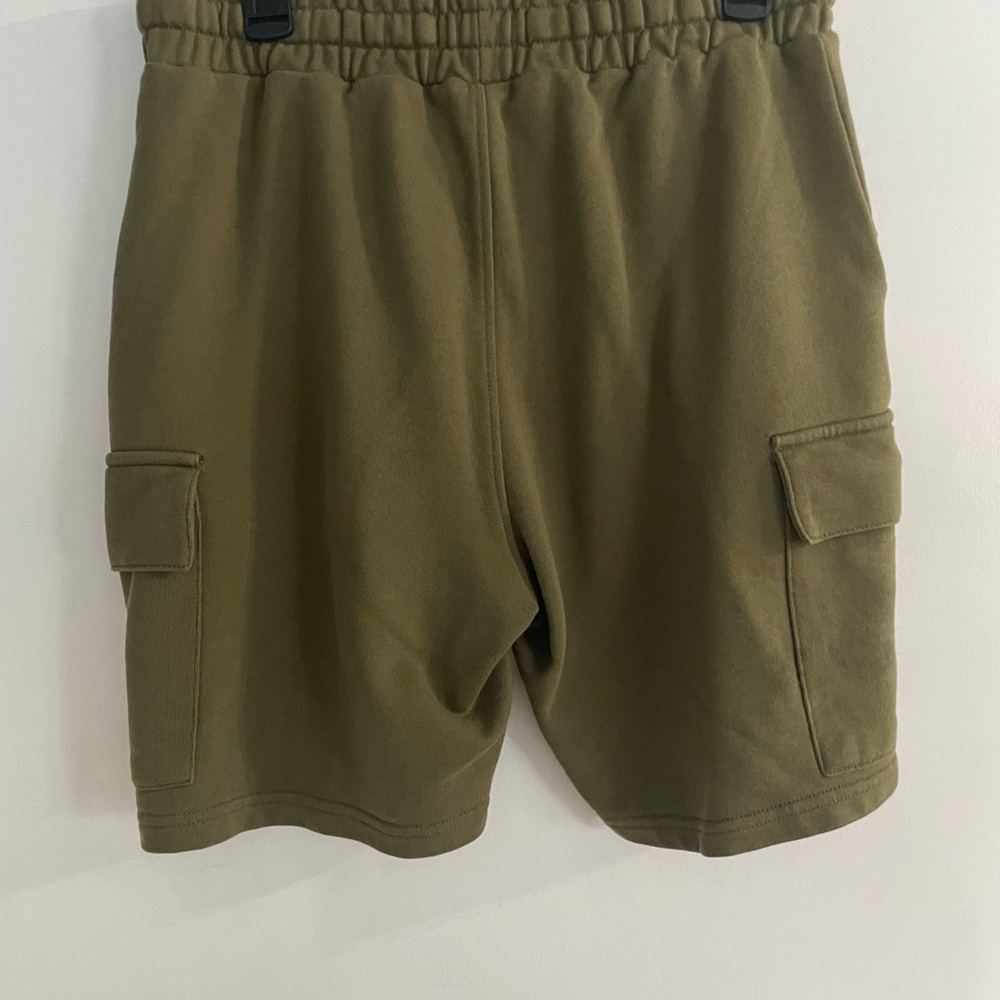 Primark Cares Khaki Men's Cargo Shorts in large - Picture 8 of 8
